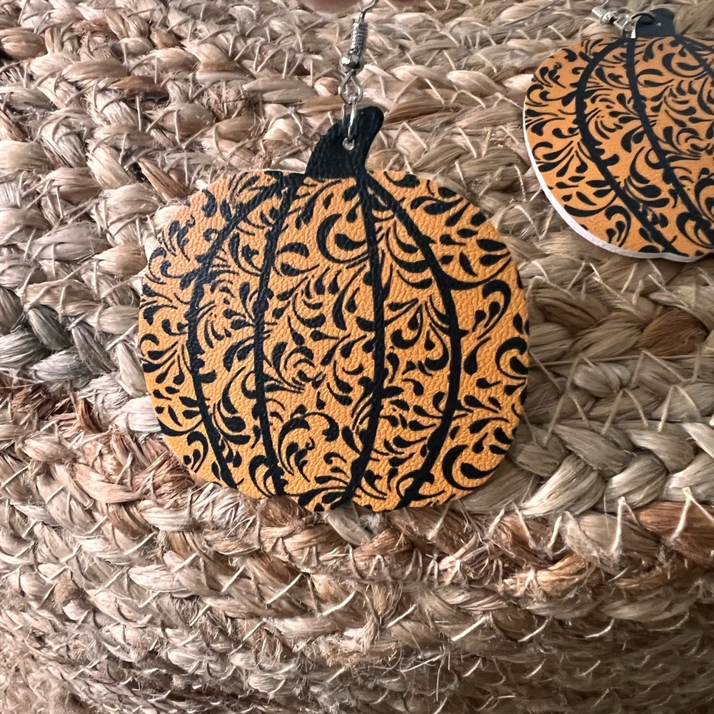 Pumpkin Earrings - Picture 3 of 4